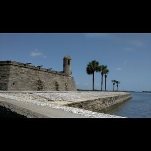 Meet your Posher, Amparo