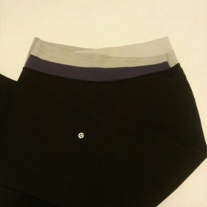 Lulumon black yoga pants