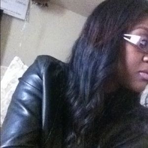 Meet your Posher, Donisia