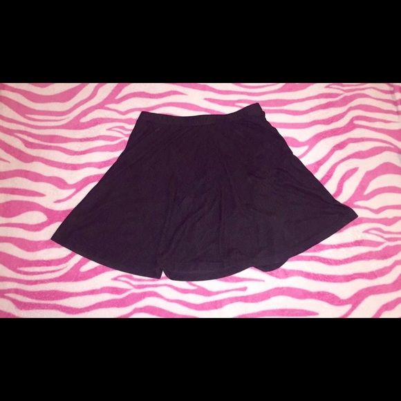 Black skater skirt