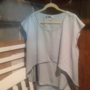 Jennifer Lopez pale green hi low shirt