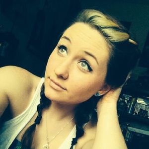 Meet your Posher, Kendra