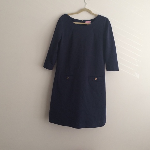 Perfect Lilly Pulitzer fall dress in navy!