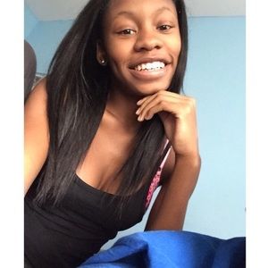 Meet your Posher, Chanel