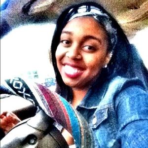 Meet your Posher, Kayla