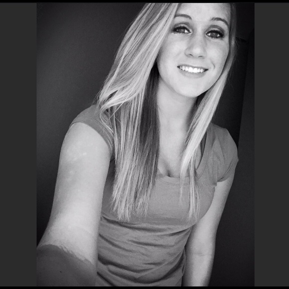 Meet your Posher, Carlee