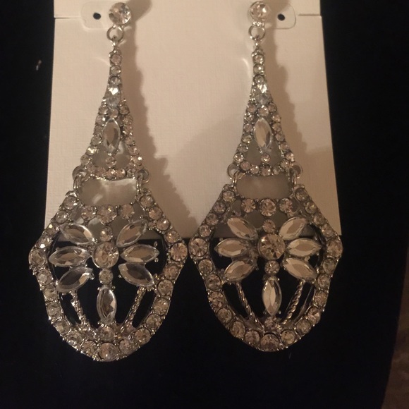 NEW Rhinestone earrings - Picture 2 of 3