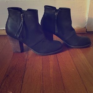 Heeled ankle booties with zippers