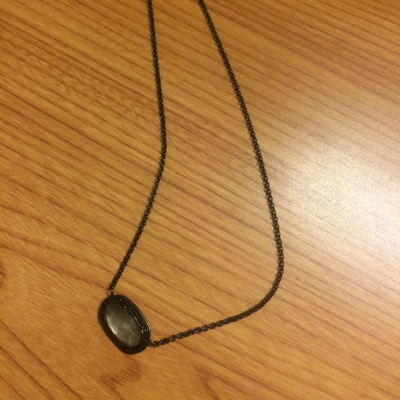 Kendra Scott necklace