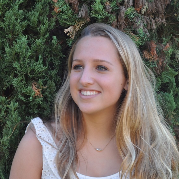 Meet your Posher, Abigail