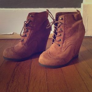 High wedge suede booties