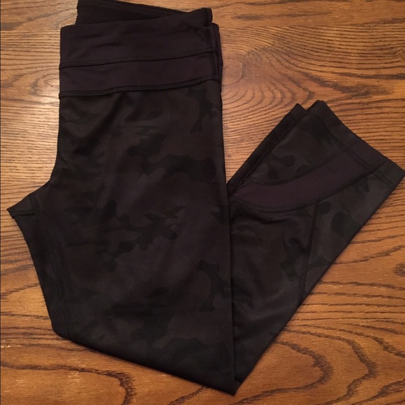 🌸Sold🌸Lululemon Black camo savasana inspire