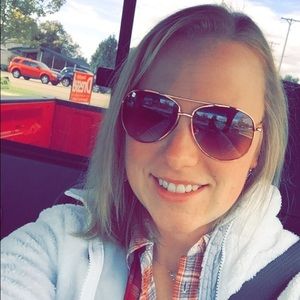 Meet your Posher, Nikki