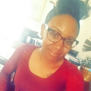 Meet your Posher, Ebony