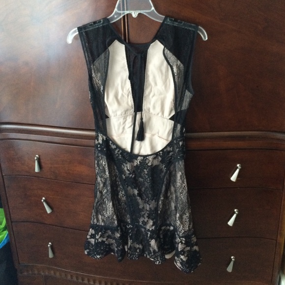 The Jetset Loaded Diaries dress in Black Lace Sm - Picture 2 of 4