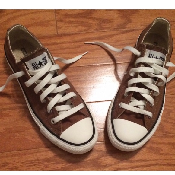 Converse - Picture 1 of 3