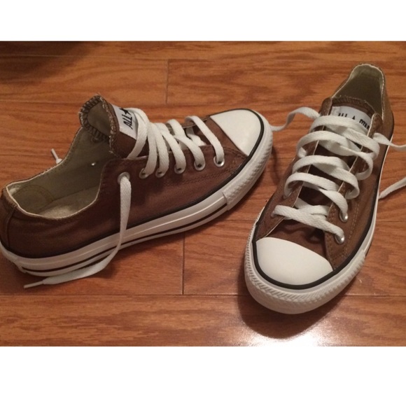Converse - Picture 2 of 3