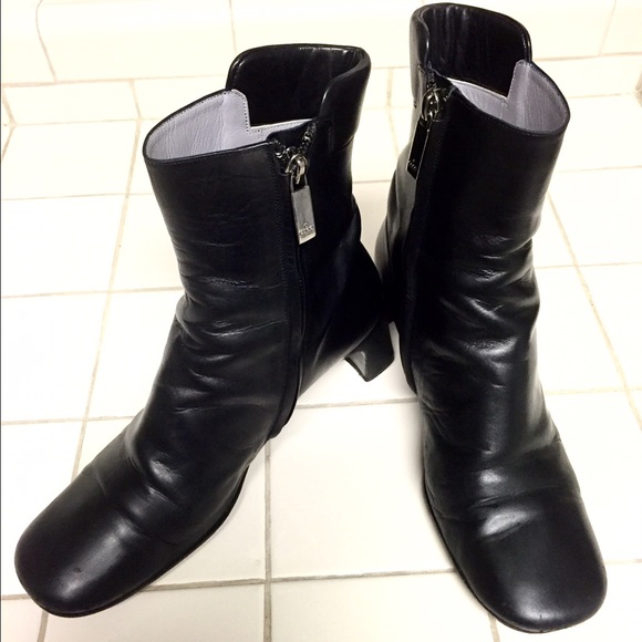 Authentic Black Leather Gucci Boots