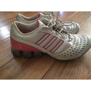Adidas Bounce Tennis Shoes size 8.5