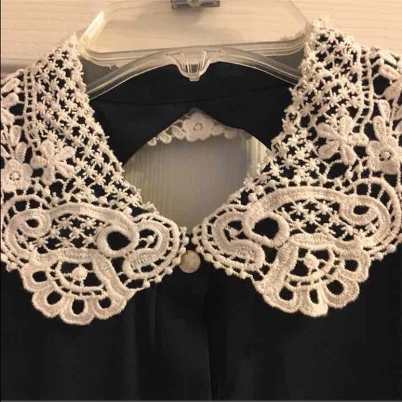 Blouse sleeveless never been worn size medium - Picture 2 of 2