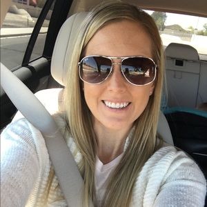 Meet your Posher, Laura