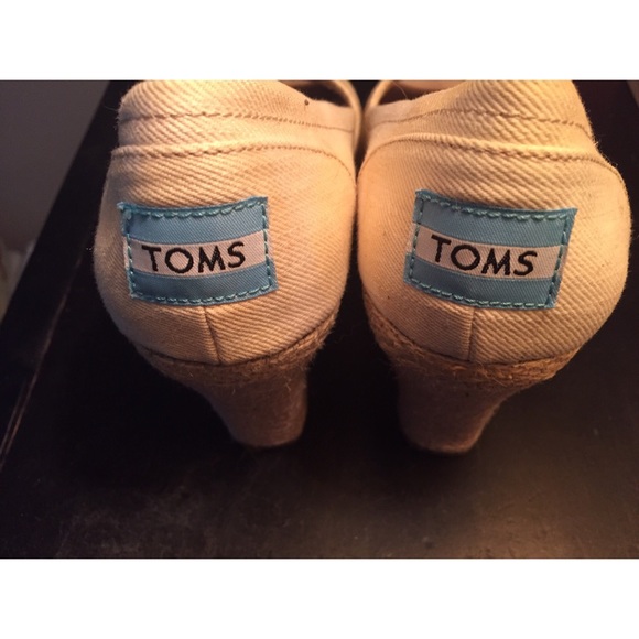 TOMS Cream Wedge Sandals 8
