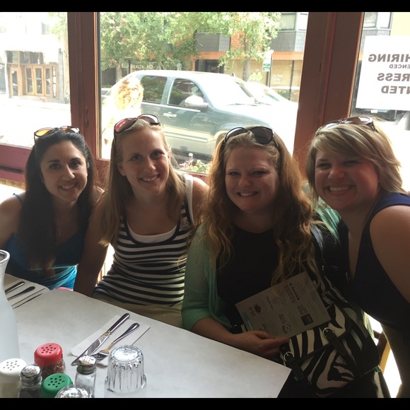 Meet your Posher, Marisa - Picture 3 of 4