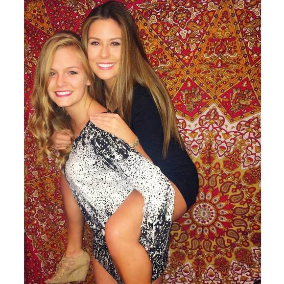 Meet your Posher, Olivia - Picture 1 of 1