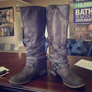 Steve Madden- Salerno Brown Leather Buckle Boots