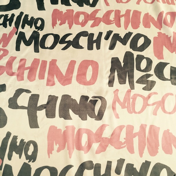 Moschino scarf!