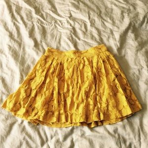 Loft Yellow Lace skirt. Size 6