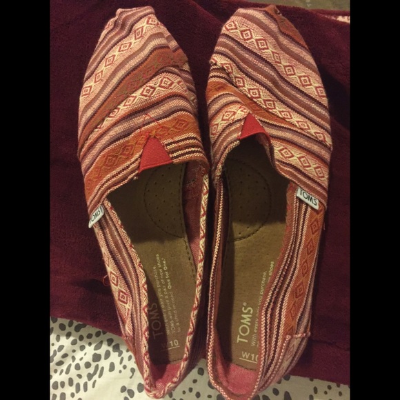 Red Aztec Toms