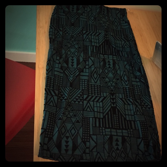 Teal patterned skirt !