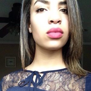 Meet your Posher, Chloe