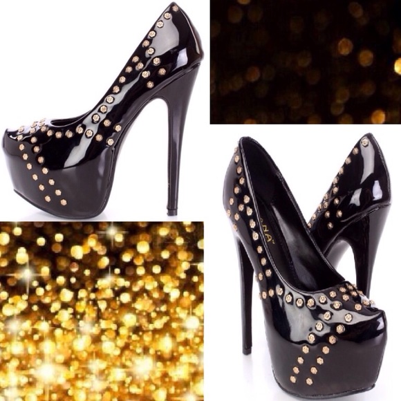 Black Heels with gold studs - Picture 3 of 4