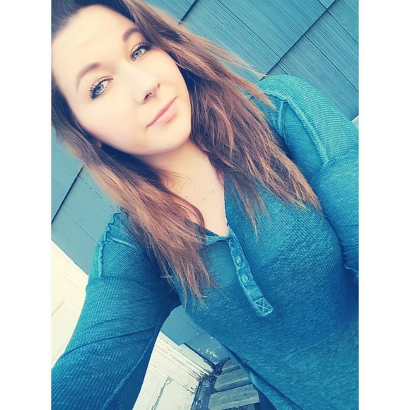 Meet your Posher, Robyn - Picture 1 of 1