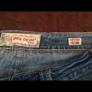 31/33 MEK Aruba Women Distressed Jeans