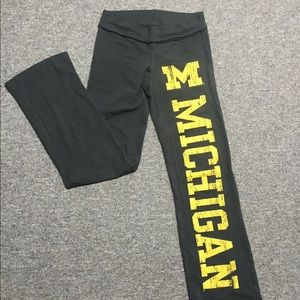 MICHIGAN yoga pants