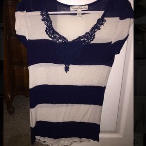 Striped v neck tee