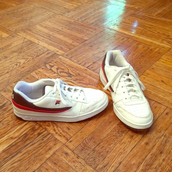 classic fila sneakers. EUC.