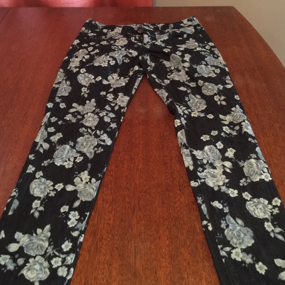 Flowered jeans