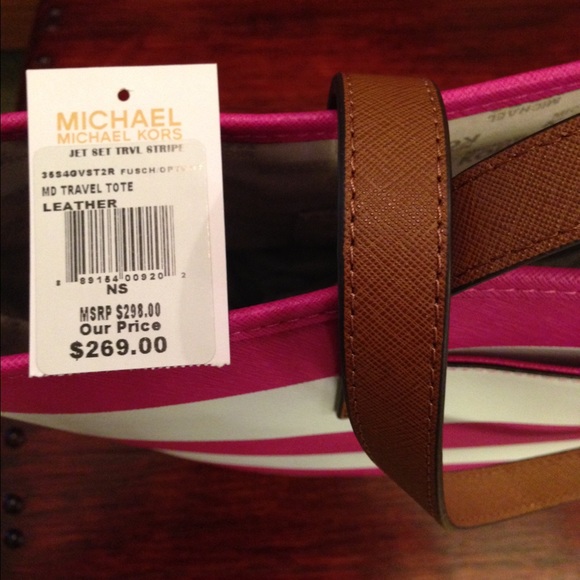 Michael Michael Kors, Jet Set Medium Travel Tote - Picture 2 of 4