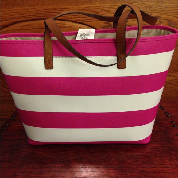 Michael Michael Kors, Jet Set Medium Travel Tote - Picture 4 of 4