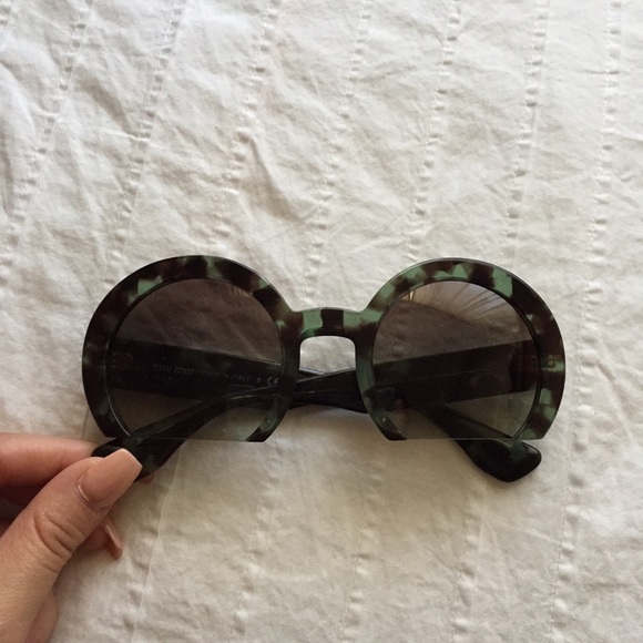 BNWT Miu Miu flat bottom sunglass
