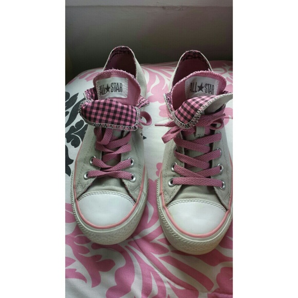 pink checkered converse