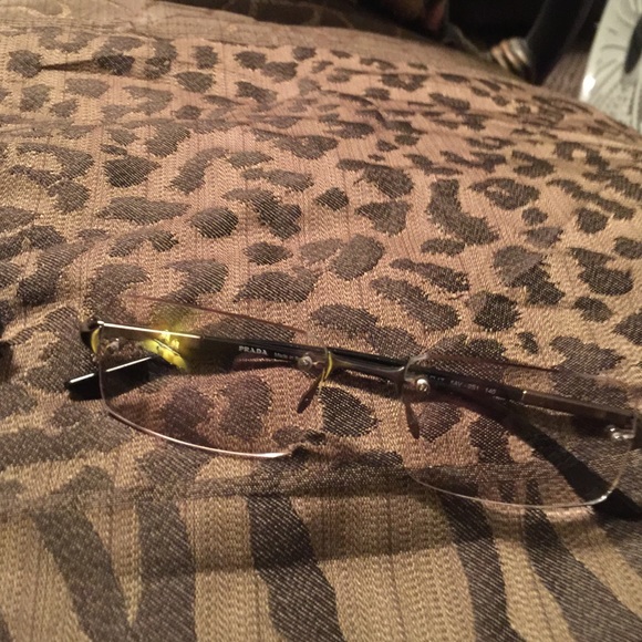 Prada Frames you can ad your lens gently worn - Picture 2 of 4