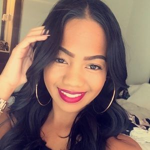 Meet your Posher, Kiana