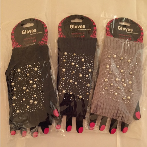 Beautiful fingerless gloves.. One hour sale!!!