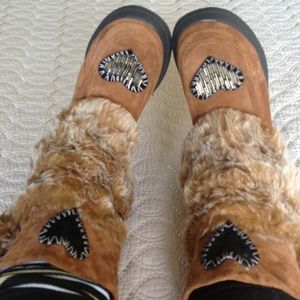 I Heart This Host Pick! Sz. 7.5 & fits an 8 too.