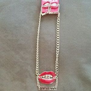 Girl boss necklace and earrings set.